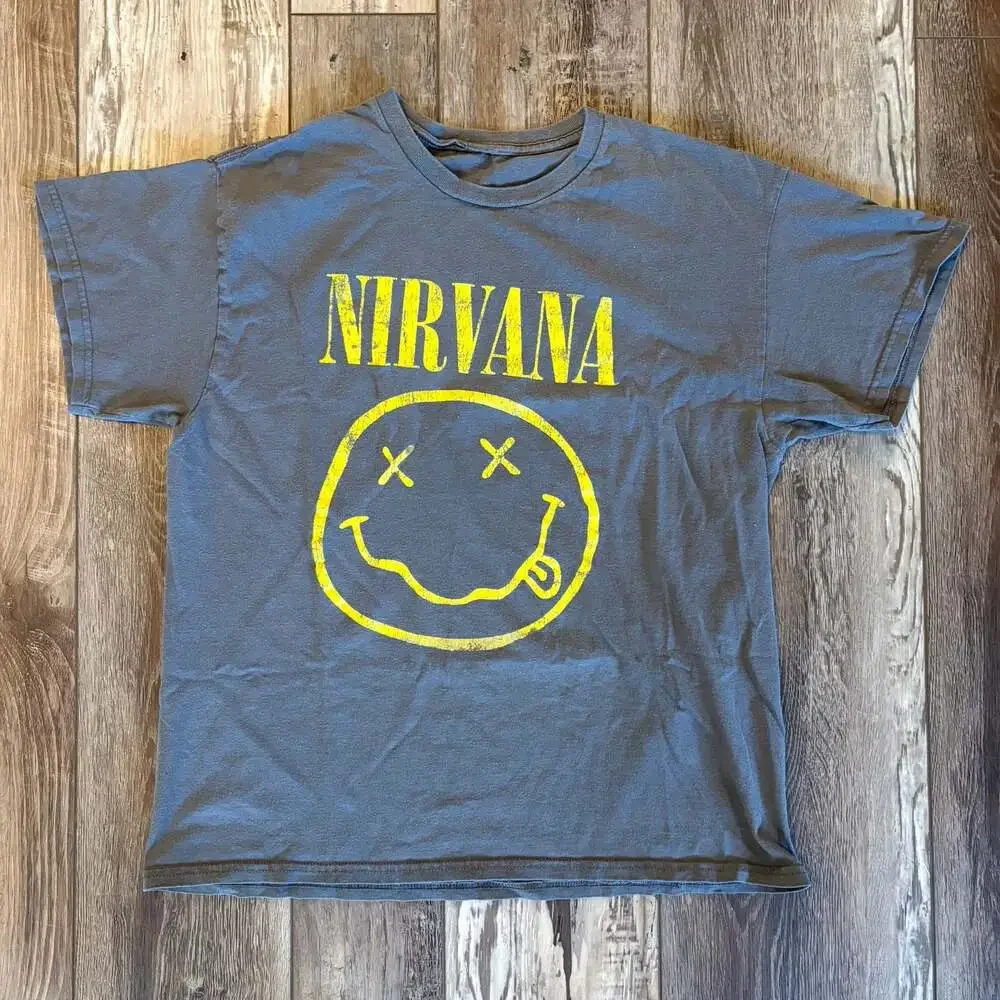 Nirvana Smiley Face Graphic T Shirt Medium Gray Yellow Band Tee